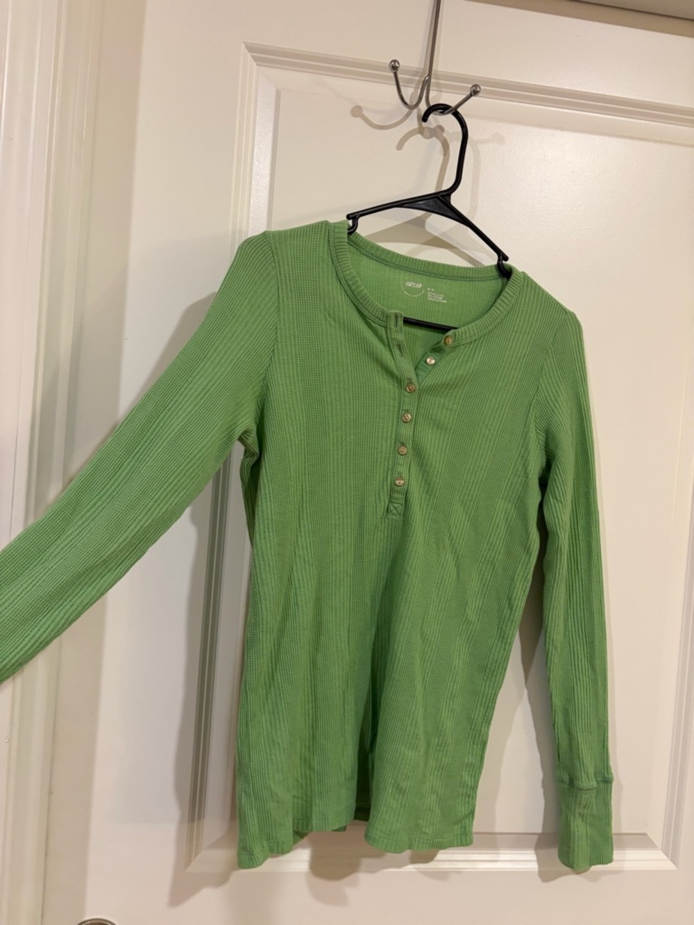 Aerie Green Waffle Knit Long Sleeve Henley Top Size Medium